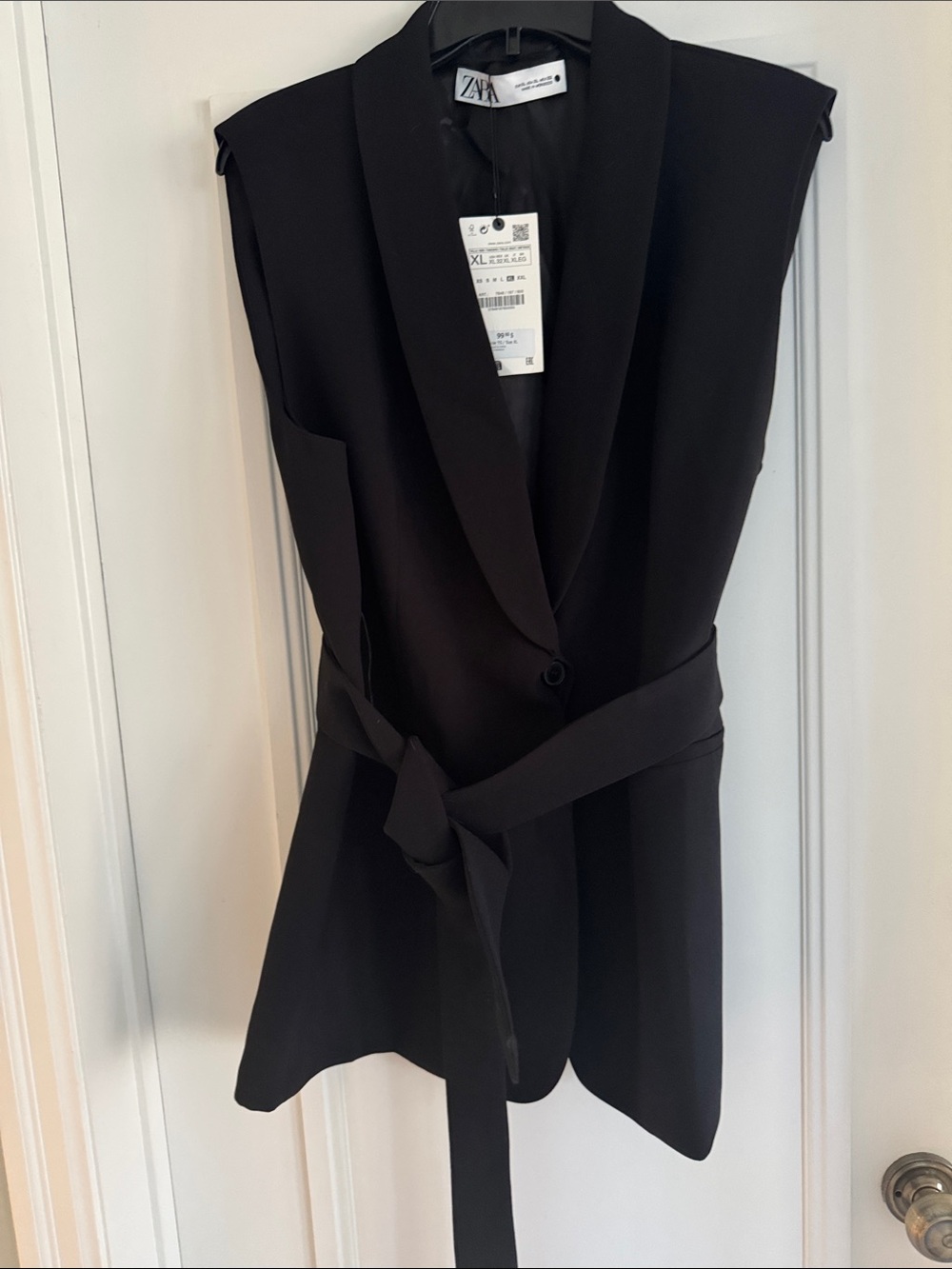 Zara Black Sleeveless Belted Blazer